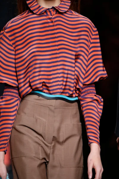 Look 13